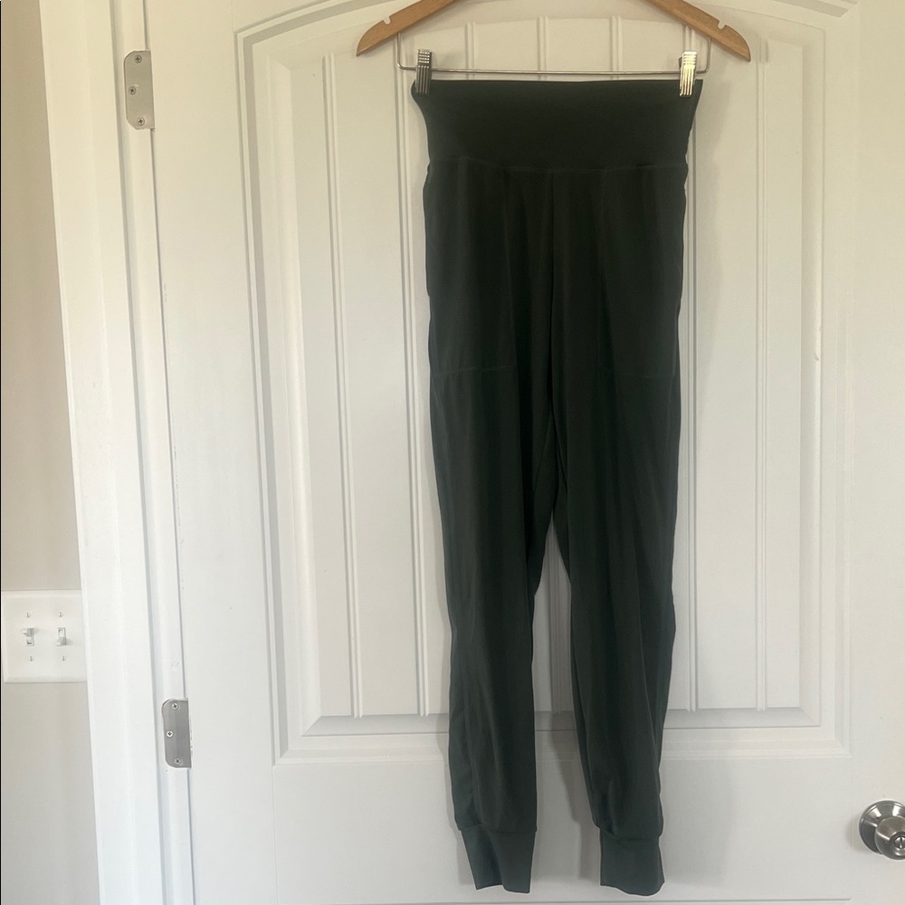 Joggers pockets Size Small